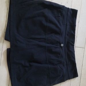 Lululemon black skirt with shorts size 8